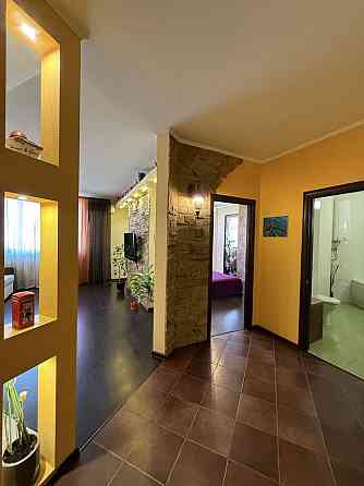 Продаж Квартира 1-кімнатна, 14/14 поверх на Вишгородська вул., д. 45 Kiev