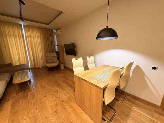 Продаж Квартира 2-кімнатна, 6/9 поверх на Дмитра Луценка вул., д. 10-А Киев