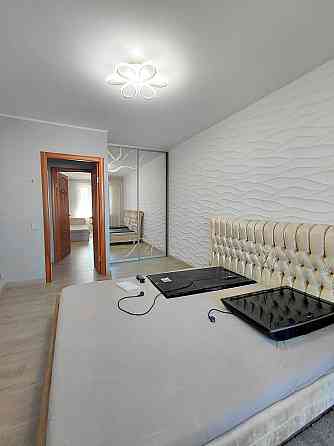 Продаж Квартира 3-кімнатна, 8/10 поверх на Володимира Івасюка вул., д. 30 Kiev