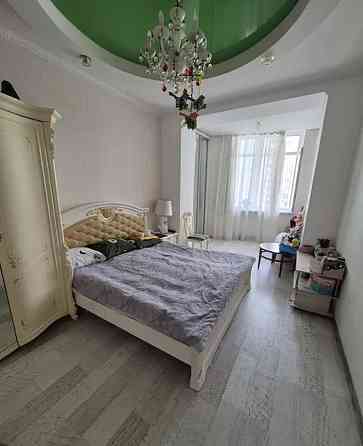 Продаж Квартира 3-кімнатна, 17/22 поверх на Французский ул. Одеса