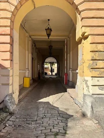 Здається    Чернівці Поштова вулиця Чернівці - фото 8