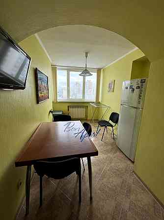 Продаж Квартира 3-кімнатна, 10/20 поверх на Володимира Івасюка вул., д. 20-А Киев