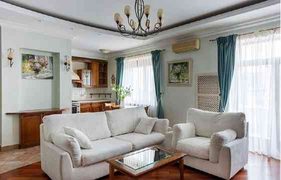 Продаж Квартира 4-кімнатна, 7/9 поверх на Антоновича вул., д. 4/6 Київ