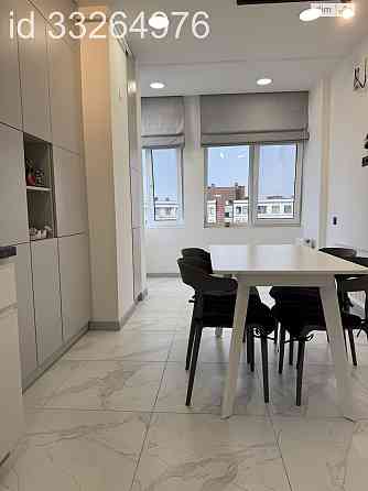 Продаж Квартира 3-кімнатна, 9/9 поверх на Юнацька вул., д. 6 Київ