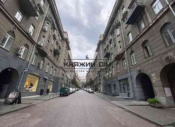 Оренда Квартира 3-кімнатна, 3/5 поверх на Крещатик ул. Киев