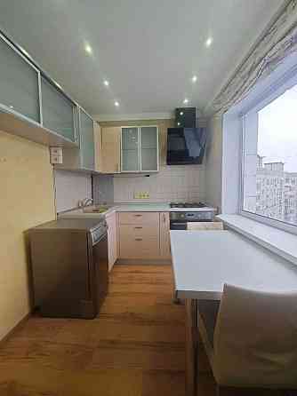 Продаж Квартира 2-кімнатна, 8/8 поверх на Ентузіастів вул., д. 17 Kiev