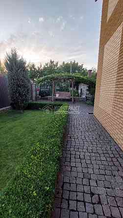 Продаж Будинок 5-кімнатний 