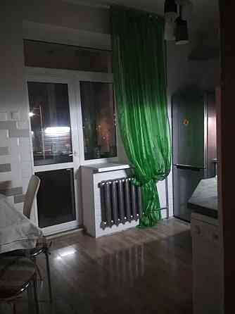 Оренда Квартира 1-кімнатна, 4/4 поверх на Кирилівська, 2 Kiev