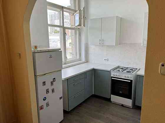 Оренда Квартира 3-кімнатна, 6/8 поверх на ул. Михаила Коцюбинского Киев