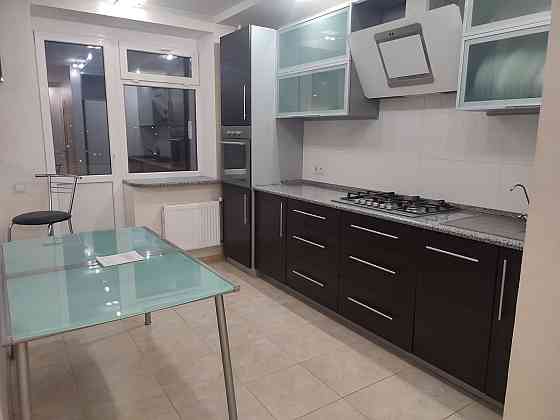 Продам красивую просторную квартиру с прекрасным  панорамным видом на Лиман Нерубайське