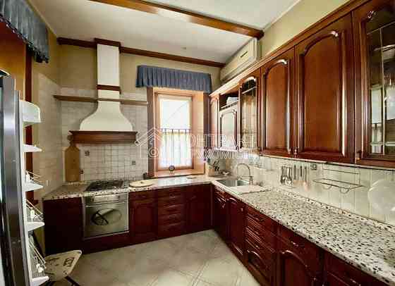 Продаж Будинок 5-кімнатний на вул. Білої Акації Kharkiv