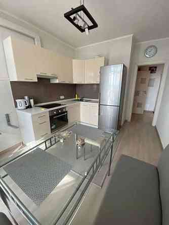 Оренда Квартира 1-кімнатна, 24/25 поверх на Бажана Николая просп., 8б Kiev