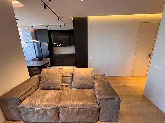 Продаж Квартира 2-кімнатна, 9/30 поверх на Микільсько-Слобідська вул., д. 3Б Kiev