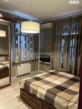 Продаж Квартира 4-кімнатна, 4/4 поверх на вул. Героїв Харкова Kharkiv