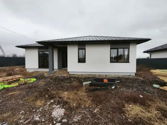 For sale 1-storey House with land 6.5 ares 150 sq.m 4 rooms at Хорвацька Uzhhorod