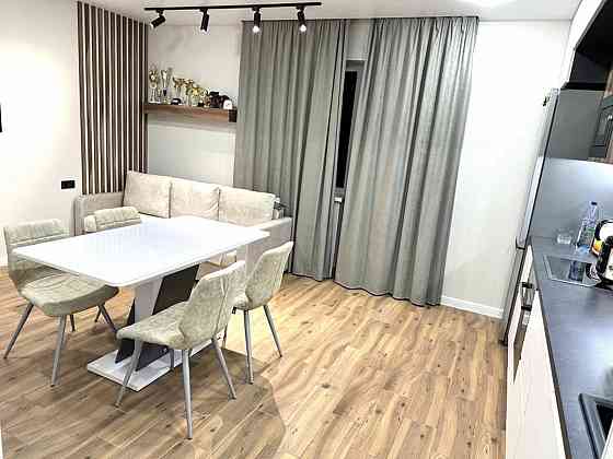 Продаж Квартира 2-кімнатна, 18/19 поверх на Жемчужная ул., 12 Одесса