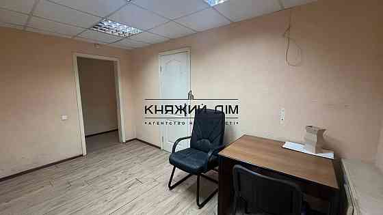 Продаж офісне приміщення на Антонова ул. поверх - 1/5 Київ