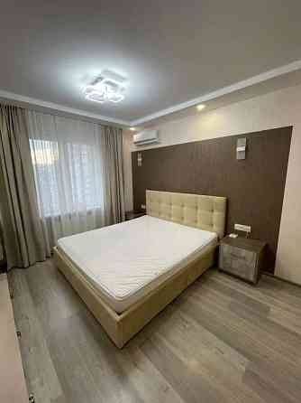 Оренда Квартира 2-кімнатна, 19/25 поверх на ул. Софии Русовой Киев