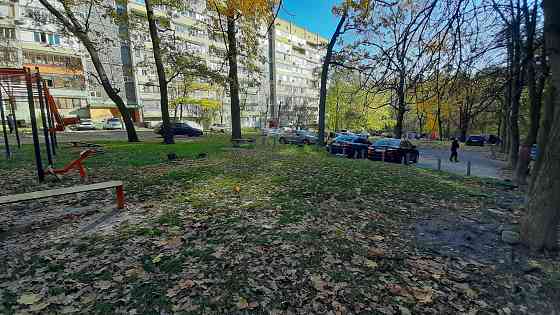 Продаж Квартира 2-кімнатна, 9/9 поверх на Котельникова Михайла вул., д. 87 Київ