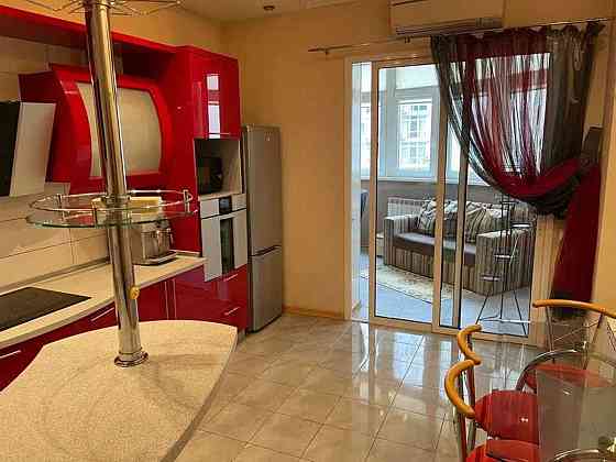 Оренда Квартира 2-кімнатна, 10/24 поверх на ул. Дмитриевская Киев