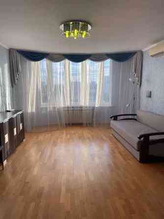 Оренда Квартира 3-кімнатна, 16/24 поверх на ул. Нежинская Kiev