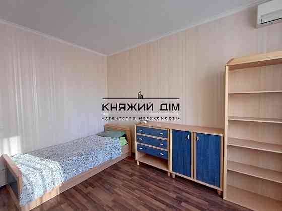 Продаж Квартира 3-кімнатна, 10/22 поверх на Днепровская Набережная Київ