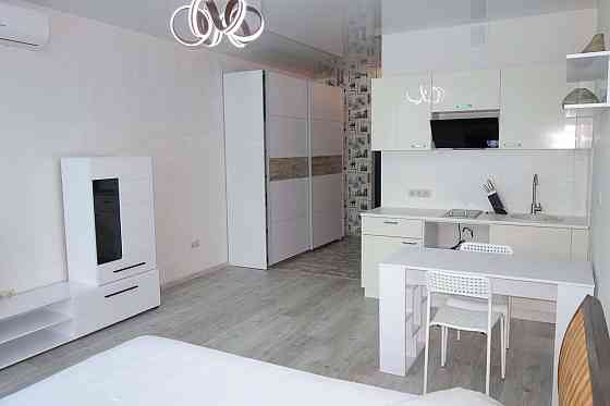 Оренда Квартира 1-кімнатна на Днепродзержинская ул., 128 Киев