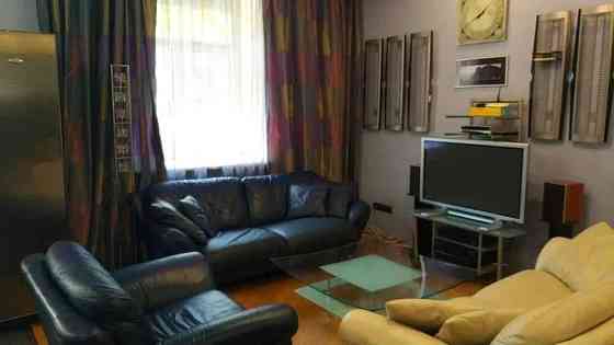 Оренда Квартира 3-кімнатна, 4/5 поверх на пр. Соборности, 1 Kiev