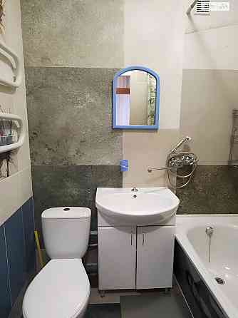 Продаж Квартира 1-кімнатна, 8/9 поверх на Алма-Атинська, 64А Киев