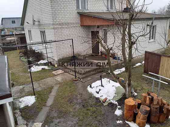 Продам дом в с. Летки Броварского района Общей площадью 142 м2 с участком 29 соток. 