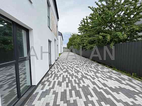 Продаж Будинок 4-кімнатний на Віктора Швеця вул., 60/66 Гатне