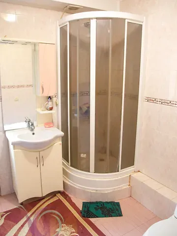 Оренда 2-поверховий   100 кв.м 3 кімн. на Центральна вулиця  - фото 1