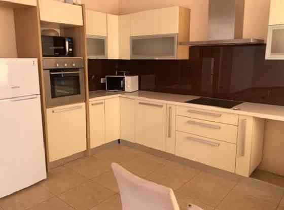 Оренда Квартира 3-кімнатна, 3/9 поверх на Говорова Маршала ул., 18а Одесса