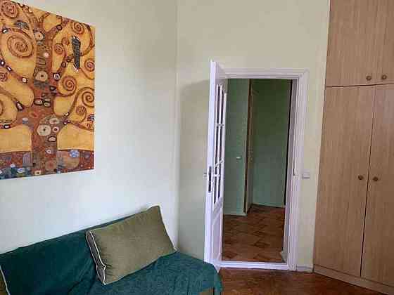 Оренда Квартира 3-кімнатна, 4/5 поверх на ул. Ивана Франко Киев