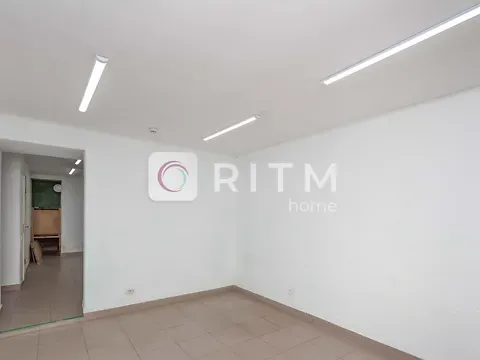 Здається    Чернівці Аркадія Жуковського (Горького Максима) вулиця 19 Чернівці - фото 8