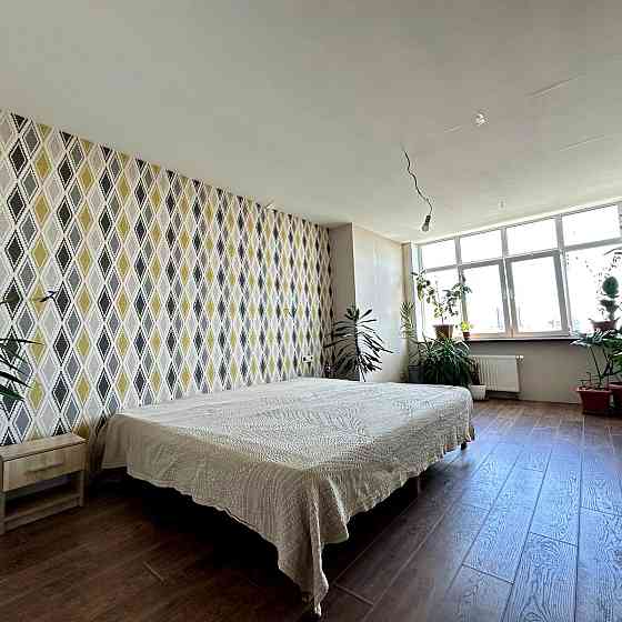 Продаж Квартира 6-кімнатна, 24/25 поверх на Ахматової Анни вул., д. 22 Київ