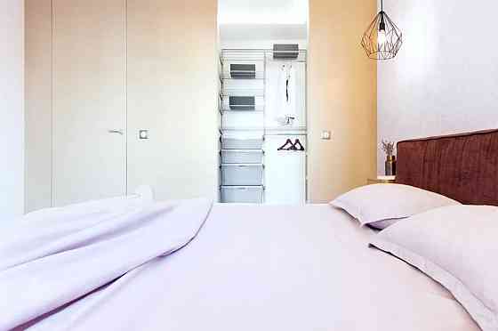 Продаж Квартира 1-кімнатна, 8/23 поверх на Михайла Максимовича вул. (Онуфрія Трутенка), 3г Kiev