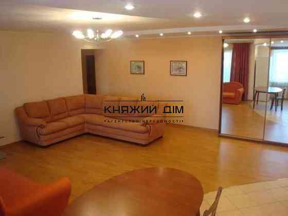 Отличная трехкомнатная студио , М. Харьковская , Код объекта 2198709 Киев