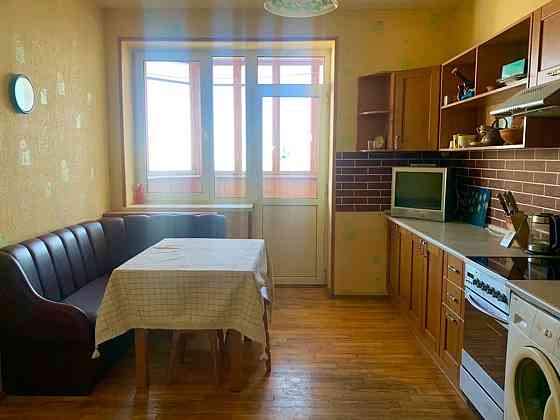 Оренда Квартира 1-кімнатна, 17/24 поверх на Бажана, 12 Київ