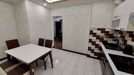 Оренда Квартира 1-кімнатна, 11/25 поверх на вул. Драгоманова, 2б Киев