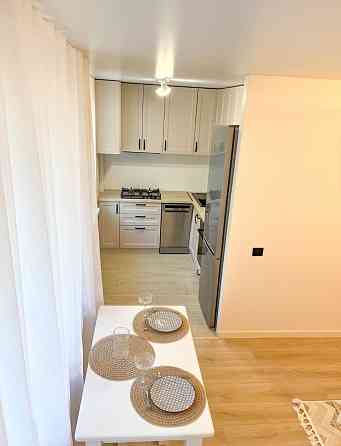 Продаж Квартира 3-кімнатна, 2/5 поверх на вул. Степана Бандери Рівне