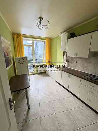 Оренда Квартира 1-кімнатна, 3/6 поверх на Небесной сотни ул. 