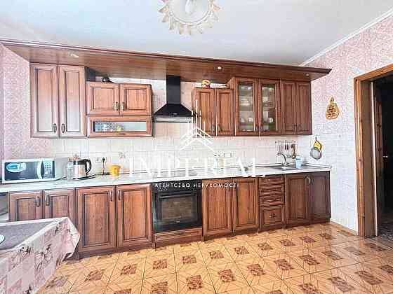 Продаж Квартира 3-кімнатна, 11/22 поверх на вул. Драгоманова Kiev