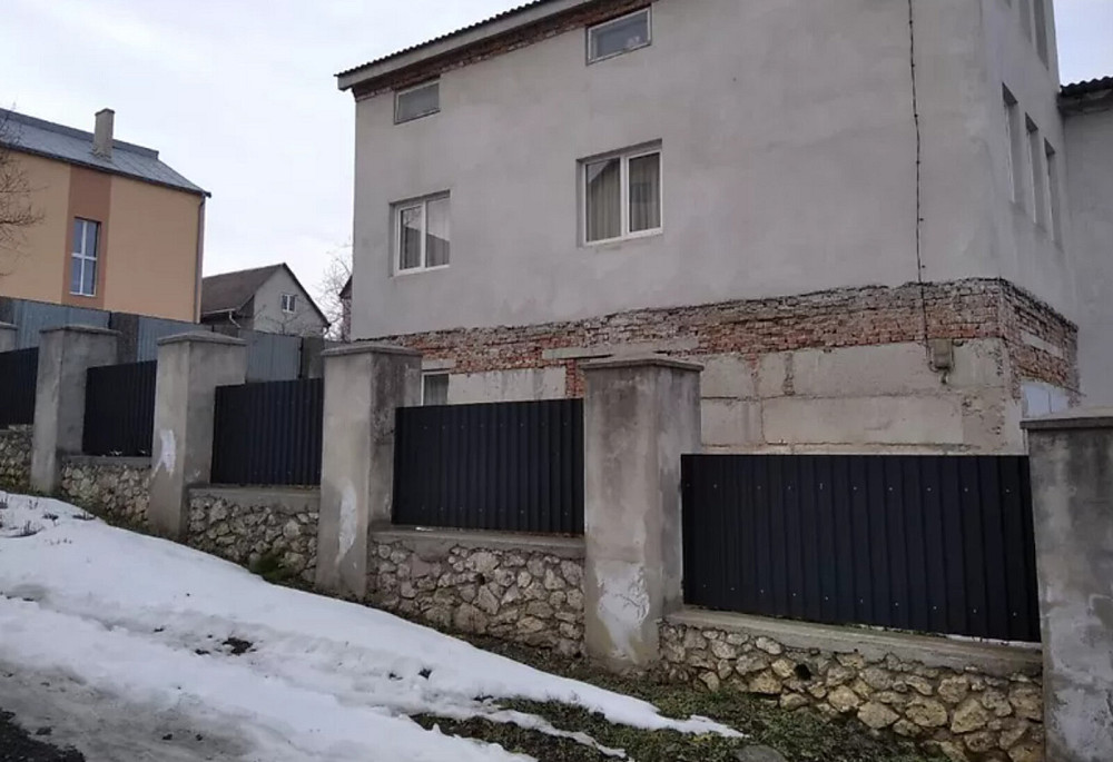 Продаж 3 поверхового будинку з мансардою і ділянкою на 12 соток, 300 кв. м, Біла  - фото 1