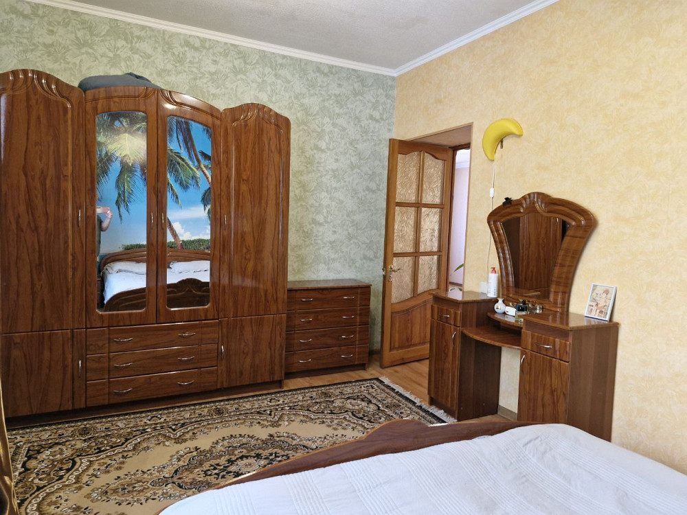 Семейный дом с детской площадкой и гаражом на тихой улице Нерубайське - фото 11