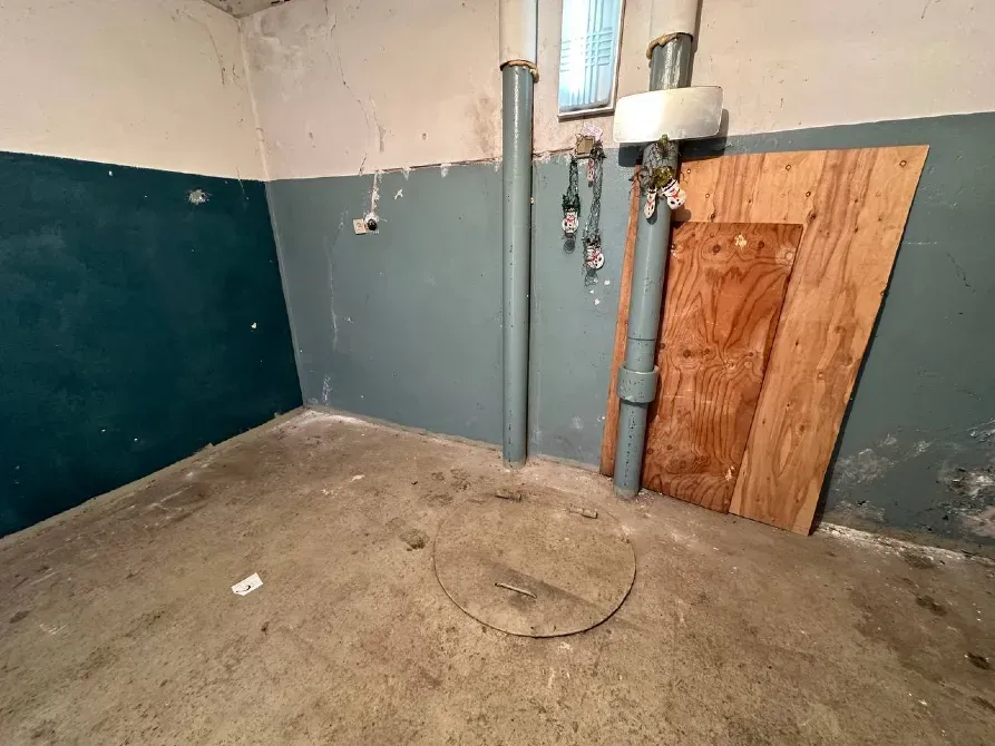 Продається Гараж Під вантажівку / автобус площа 24 кв.м 1-й поверх Каденюка Дніпро - фото 2