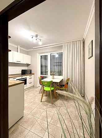 Продаж Квартира 3-кімнатна, 9/12 поверх на Гетьмана Вадима вул., д. 46-А Киев