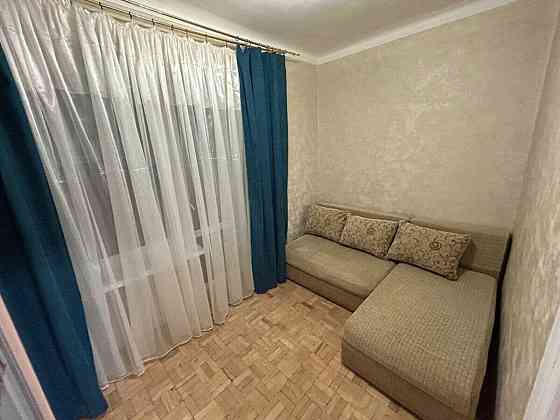 Оренда Квартира 2-кімнатна, 2/3 поверх на Патріарха Мстислава Скрипника вул. (Миколи Островського), 44а Киев