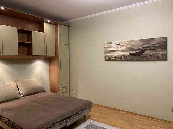 Оренда Квартира 1-кімнатна, 6/16 поверх на Леся Курбаса, 5В Киев