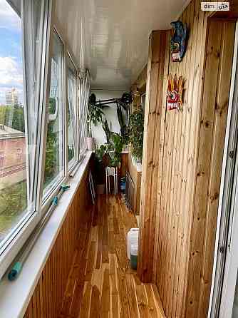 Продаж Квартира 3-кімнатна, 6/9 поверх на Антонова Авіаконструктора вул., д. 2/32 Киев